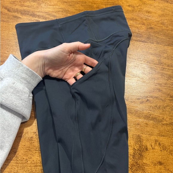 Lululemon Fast and Free legging 25” - Picture 4 of 6